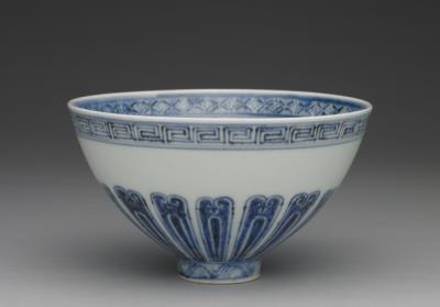 图片[2]-Bowl with geometric flowers decoration in underglaze blue, Ming dynasty, Yongle reign (1403-1424)-China Archive